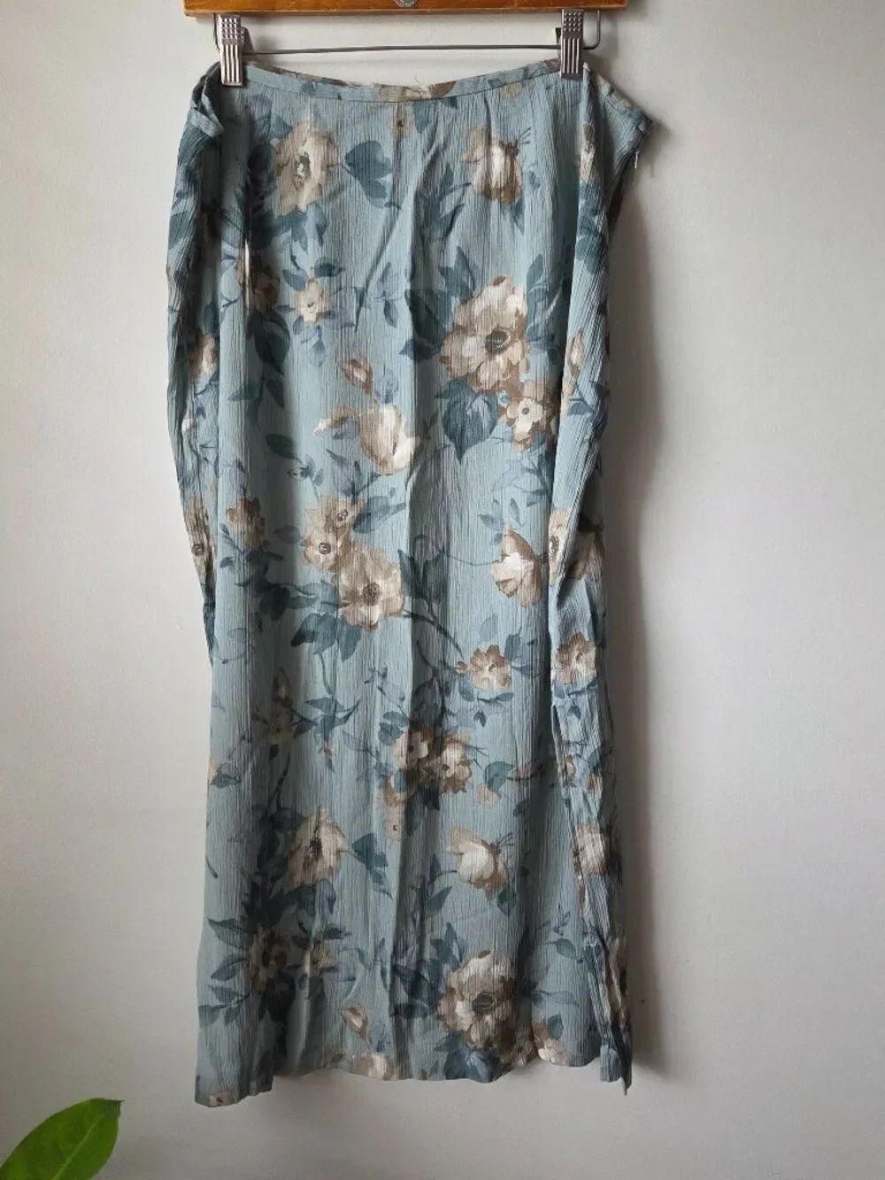 EUC VAN HEUSEN FLORAL RAYON SLIT SIDE MAXI DRESS SIZE LARGE